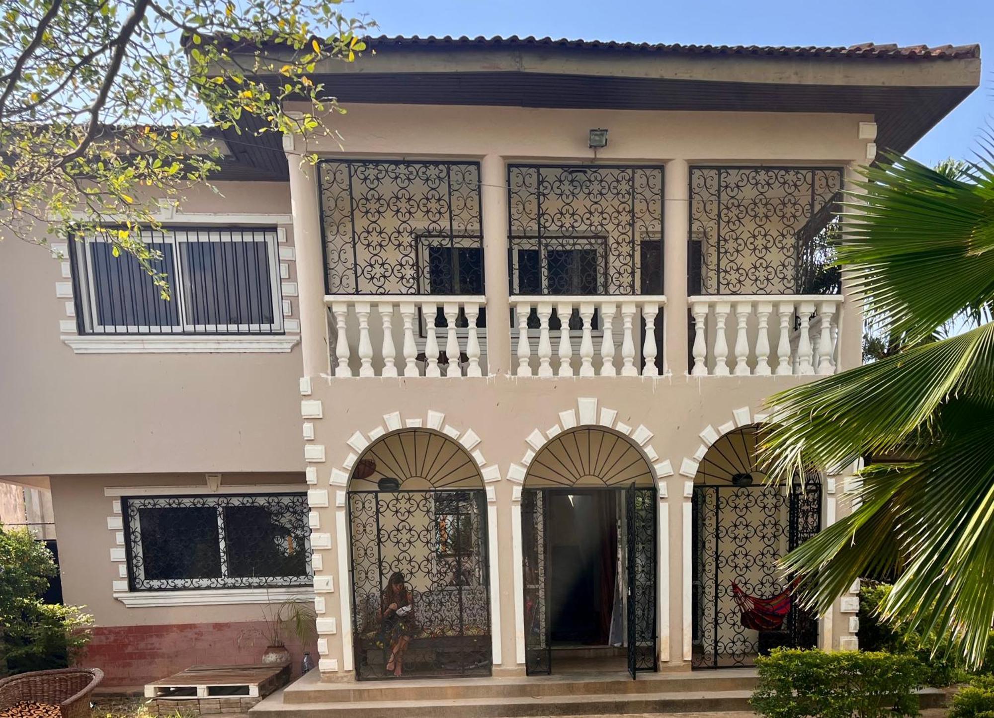 Akogo House - Bnb , Hostel, Backpackers & Volunteer Center Mombassa Buitenkant foto