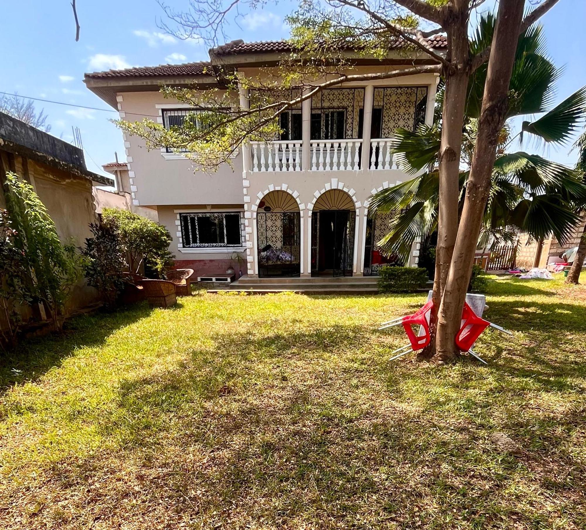 Akogo House - Bnb , Hostel, Backpackers & Volunteer Center Mombassa Buitenkant foto