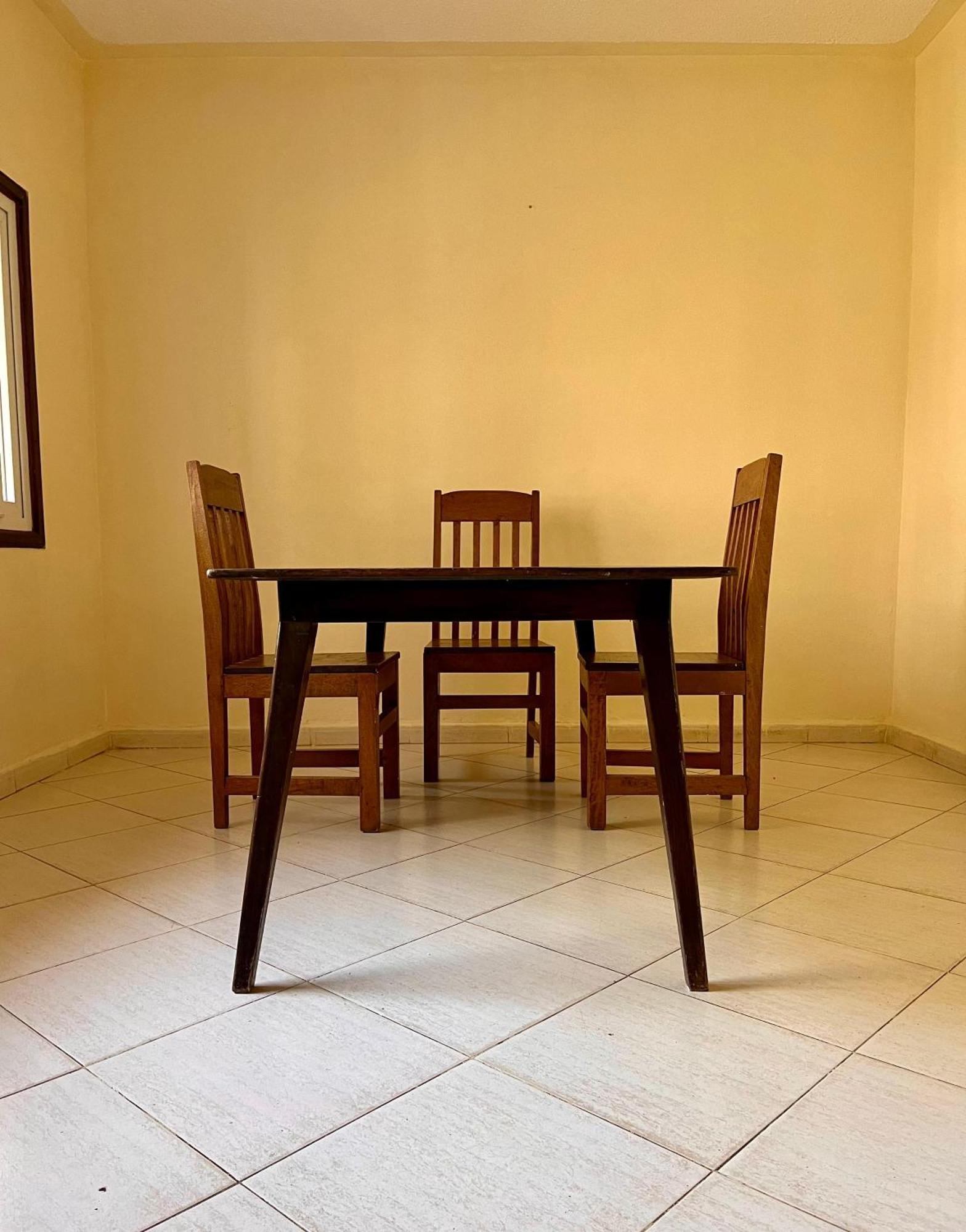 Akogo House - Bnb , Hostel, Backpackers & Volunteer Center Mombassa Buitenkant foto
