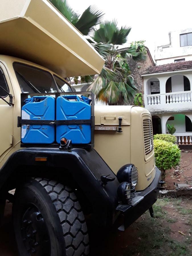 Akogo House - Bnb , Hostel, Backpackers & Volunteer Center Mombassa Buitenkant foto