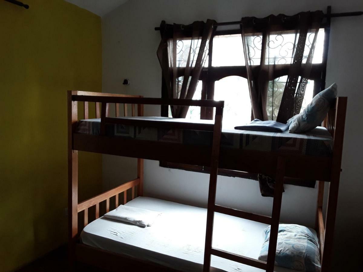 Akogo House - Bnb , Hostel, Backpackers & Volunteer Center Mombassa Buitenkant foto