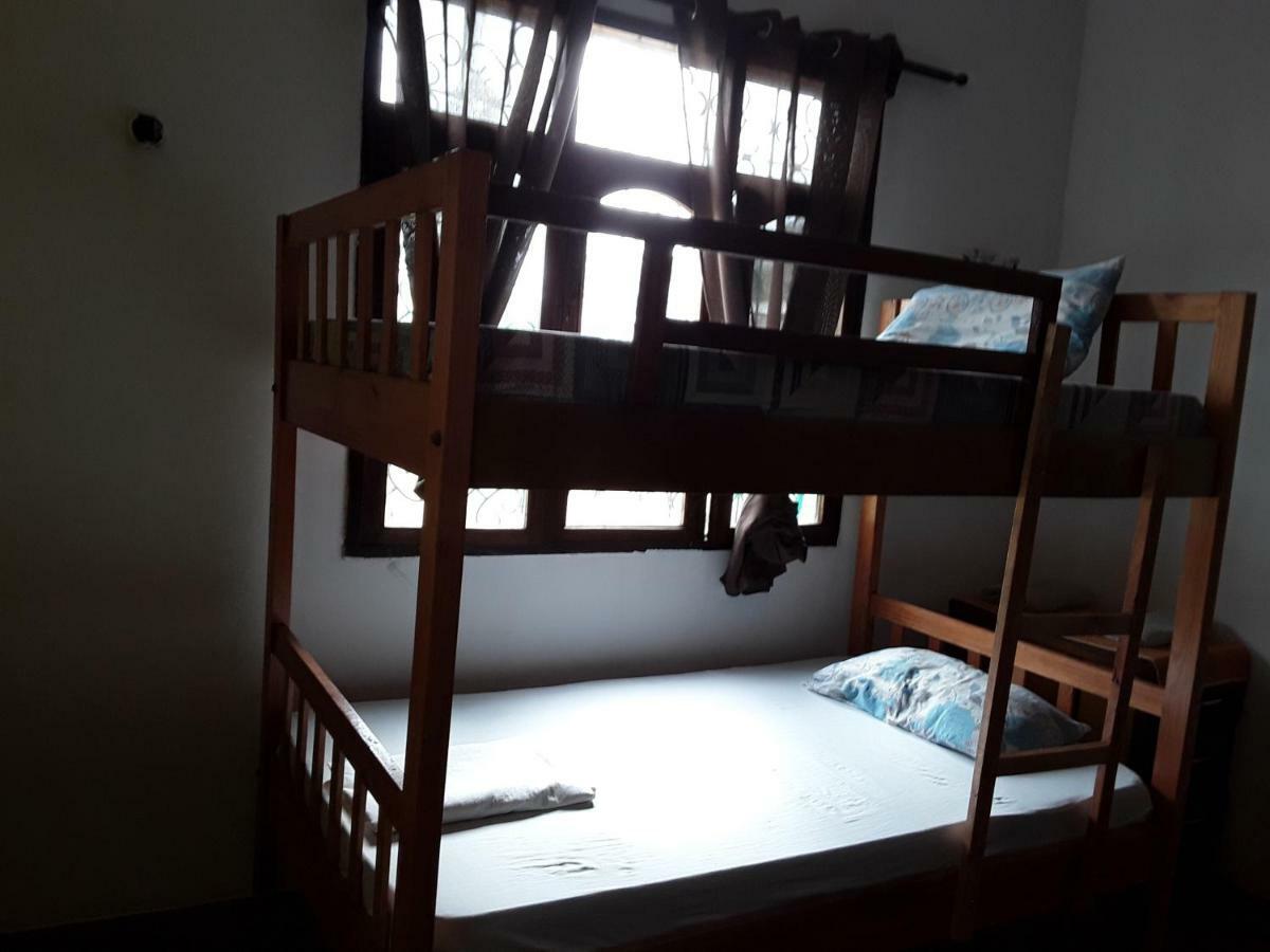 Akogo House - Bnb , Hostel, Backpackers & Volunteer Center Mombassa Buitenkant foto